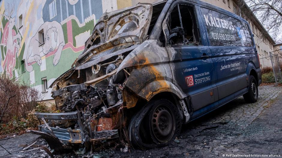 Berlin. Spłonął kolejny pojazd z pomocą dla bezdomnych