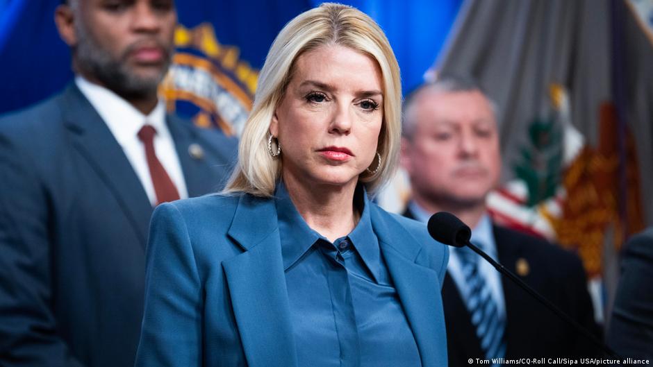 Трамп оголосив про відставку генпрокурорки Пем Бонді