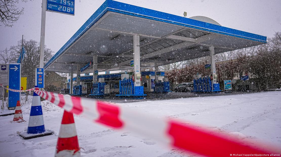 Posto de gasolina fechado por causa de apagão elétrico em Berlim