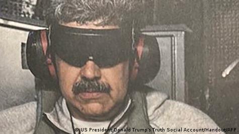 Imagem de Maduro detido com olhos e ouvidos encobertos, em um transporte militar dos EUA Imagem de Maduro detido com olhos e ouvidos encobertos, em um transporte militar dos EUA