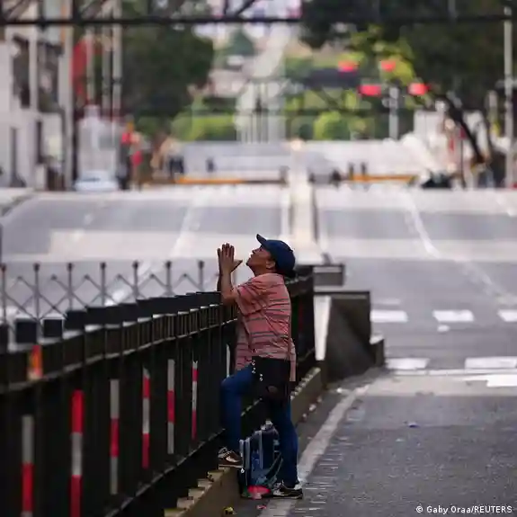 La calma tras la tormenta en Venezuela y el vacío de poder – DW – 04/01/2026