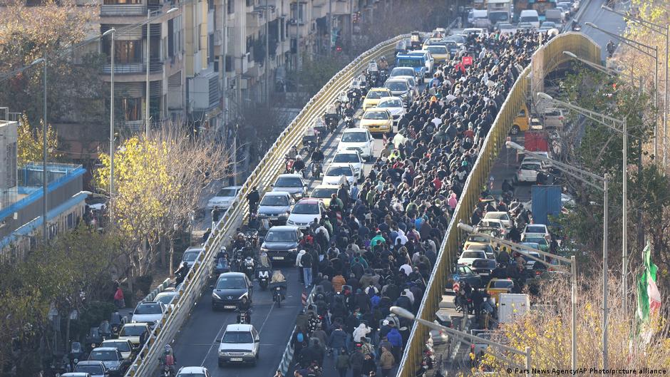 A po i ndihmojnë apo po i dëmtojnë kërcënimet e Trumpit ndaj Iranit protestuesit 