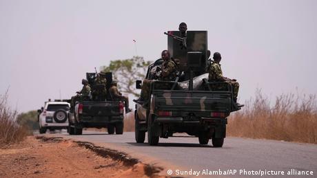Armee befreit 31 Geiseln in Nigeria