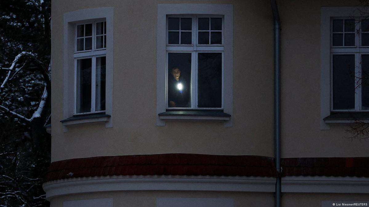 Germany news: Berlin still shivering amid power outage