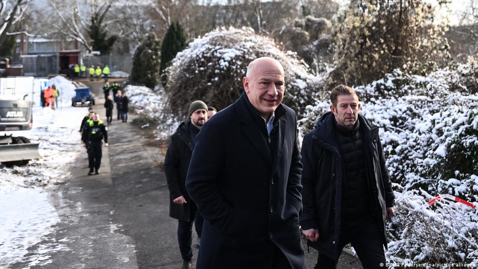 Berlin mayor criticized for playing tennis during blackout