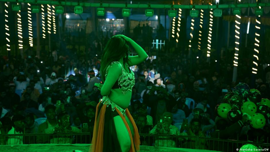 India's 'arkestra' dancers trapped in poverty and abuse – DW – 01