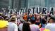 Manifestantes sostienen carteles que dicen "No más tortura" en protestas en Caracas. (Imagen de archivo). Manifestantes sostienen carteles que dicen "No más tortura" en protestas en Caracas. (Imagen de archivo).