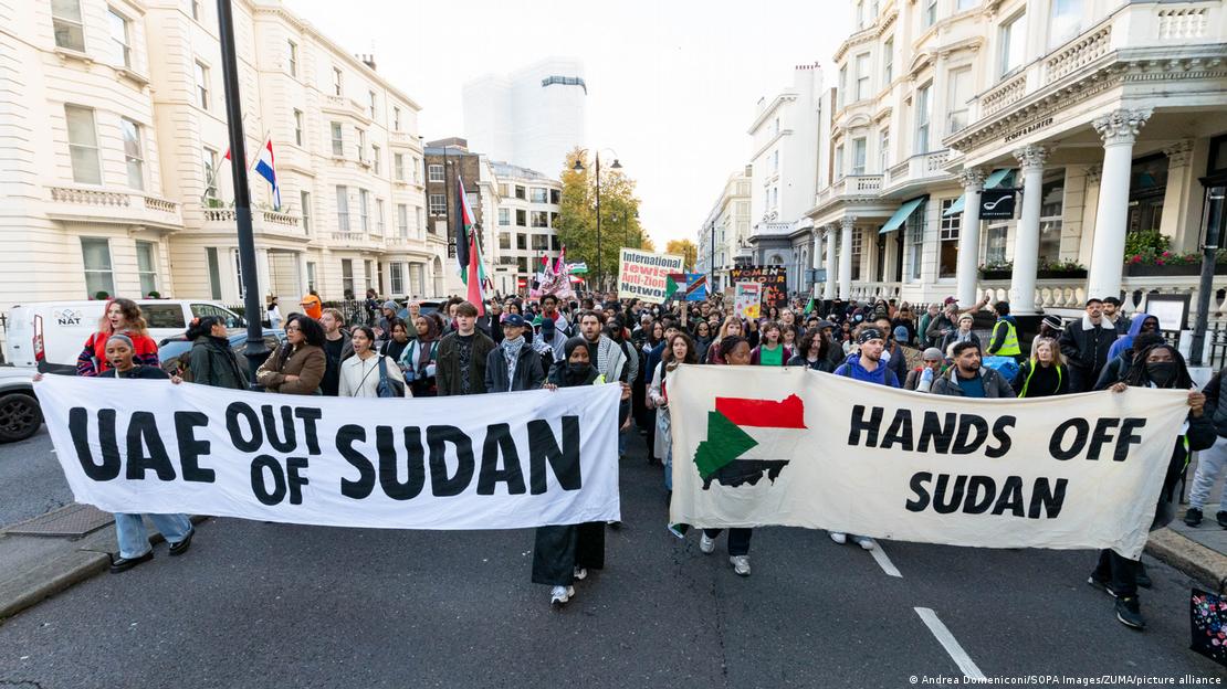 Demonstration in London gegen den Einfluss der VAE im Sudan-Krieg, November 2025 Demonstration in London gegen den Einfluss der VAE im Sudan-Krieg, November 2025