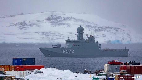 USA, Dänemark und Grönland einigen sich auf eine dauerhafte Militärpräsenz auf Grönland.