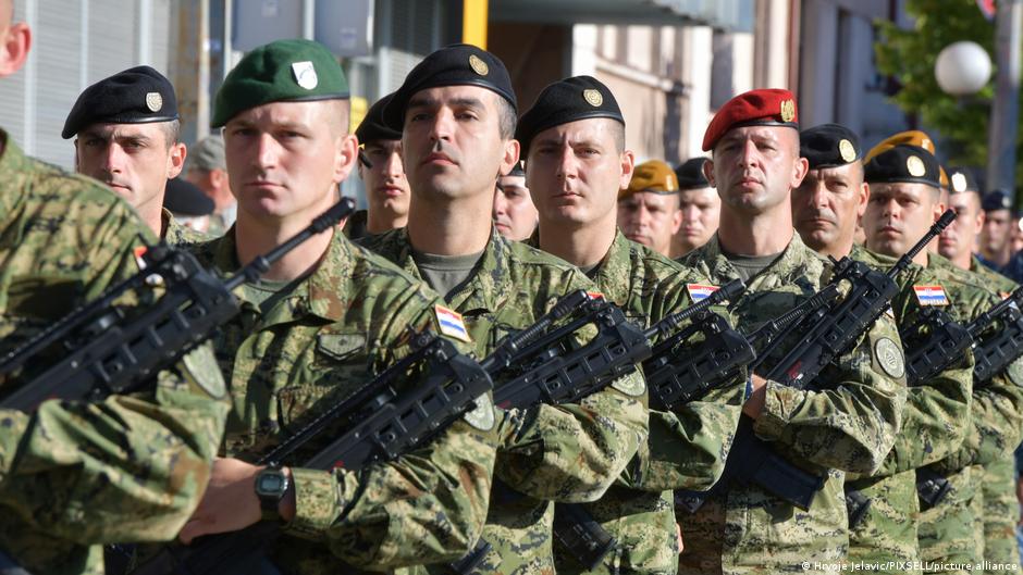 Kroacia rikthen shërbimin ushtarak të detyrueshëm pas 17 vjetësh