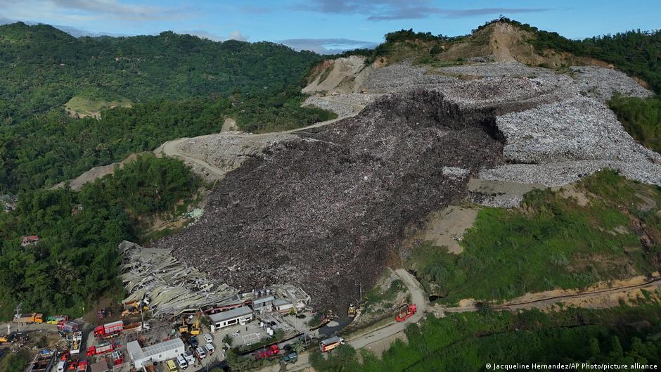 Philippines: Dozens missing after deadly landfill collapse