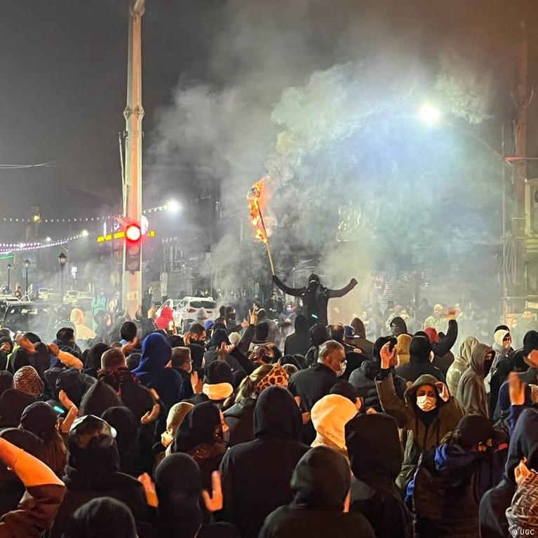 لماذا اختفى الحماس العربي حيال احتجاجات إيران هذه المرة؟