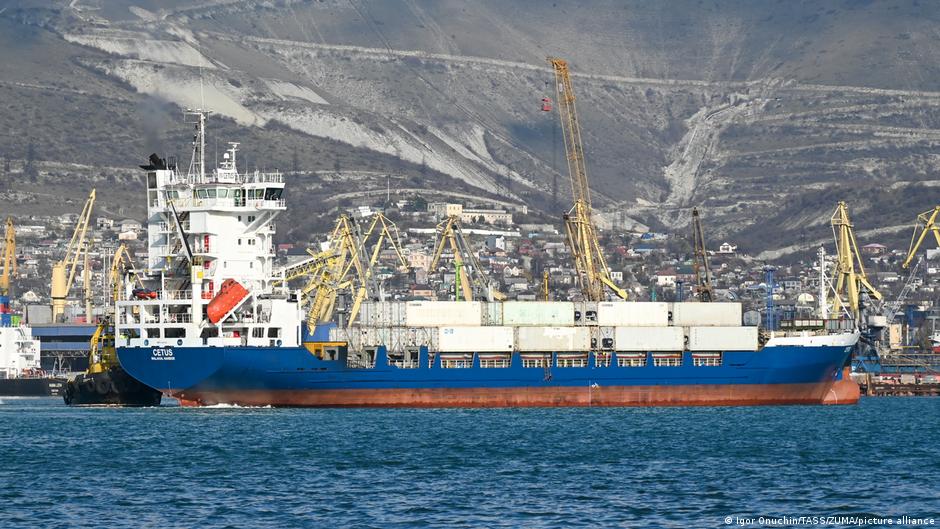 На нефтеналивном комплексе под Новороссийском - пожар из-за БПЛА