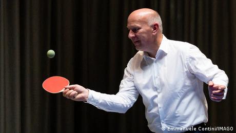 Μπλακάουτ στο Βερολίνο, αλλά ο δήμαρχος παίζει τένις