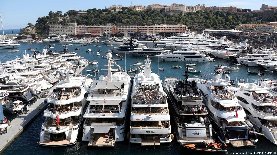 Jachten im Hafen von Monaco Jachten im Hafen von Monaco