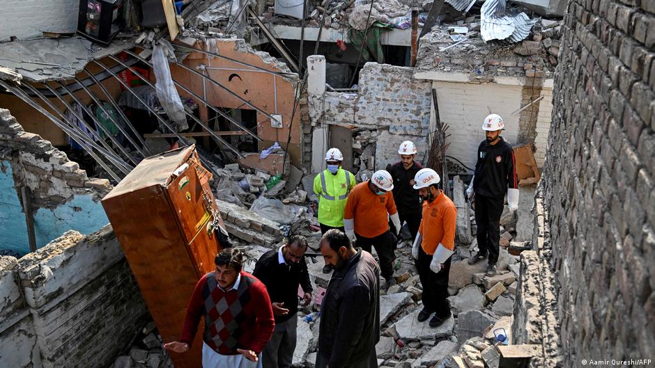 Pakistan: Newlyweds among 8 killed in Islamabad explosion