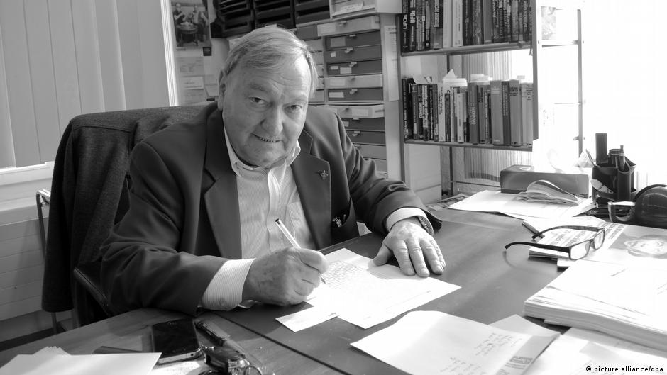 Aliens-trauern-um-Erich-von-D-niken