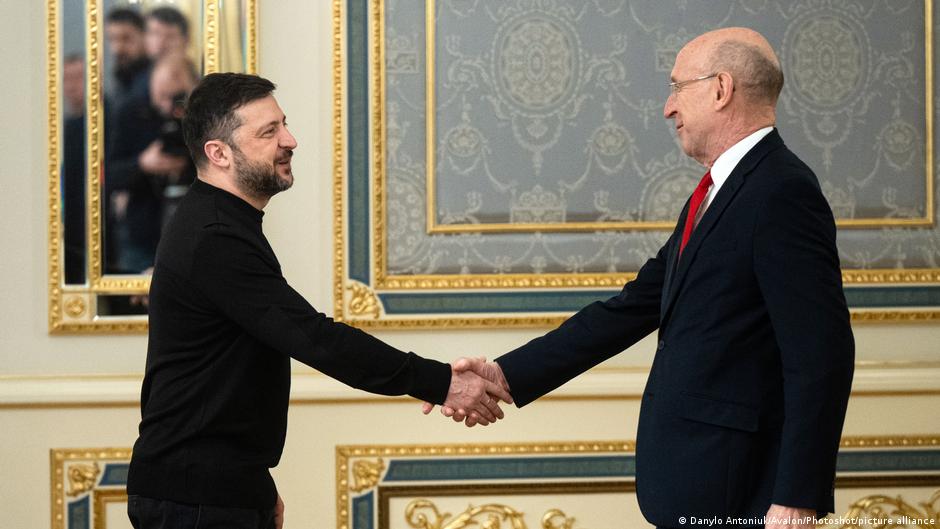 Лондон створить нові далекобійні ракети для України – DW – 11.01.2026