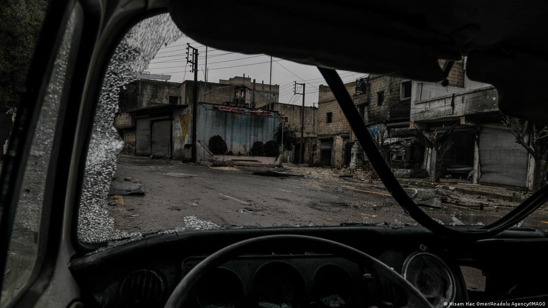 Vista de casas destruídas em um bairro de maioria curda em Aleppo.