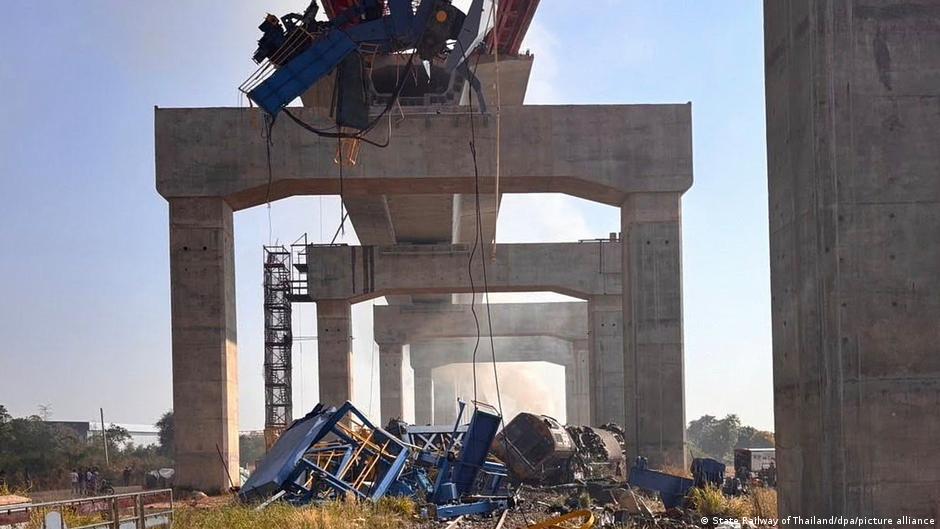Thailand: collapsed construction crane led to rail disaster