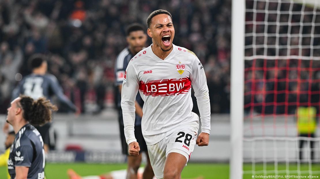 Jubel Nikolas Nartey vom VfB Stuttgart nach seinem Tor gegen Eintracht Frankfurt