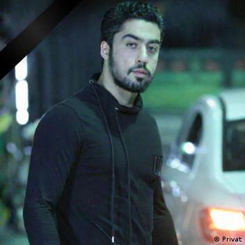  محمد ظريف مقدم عمره 28 عاما وقتل في 8 يناير/ كانون الثاني 2026 خلال احتجاجات بشوارع طهران، حسبما تقول عائلته. تقول فرزانه إن ابن شقيقها، لم يعد إلى منزله بعد ان شارك في إحدى المظاهرات.