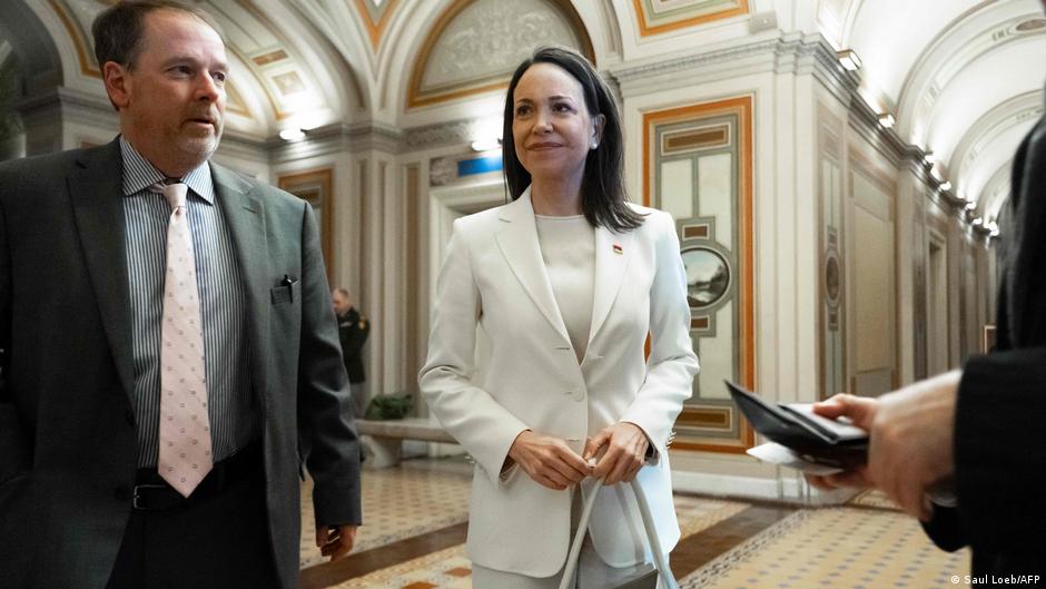 Machado entregó la medalla del Nobel a Trump