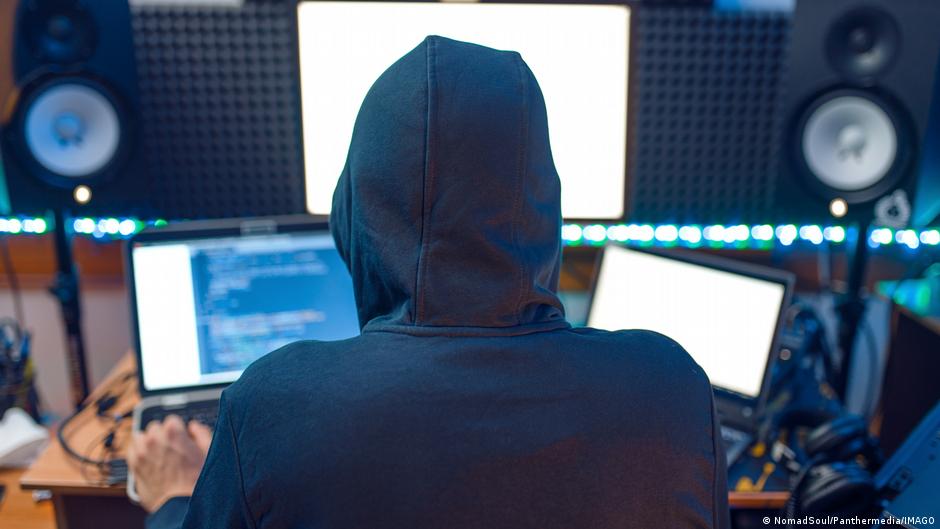 ФРГ предупреждает о хакерах РФ, взламывающих роутеры в госучреждениях