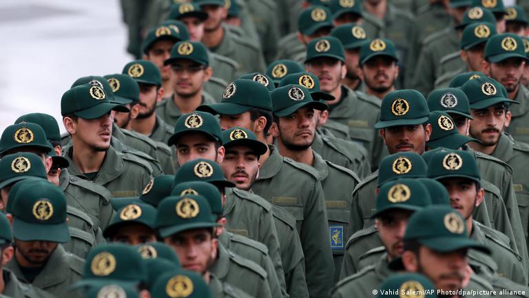Tahran'da çekilmiş 2019 tarihli fotoğrafta İran Devrim Muhafızları askeri bir törende 