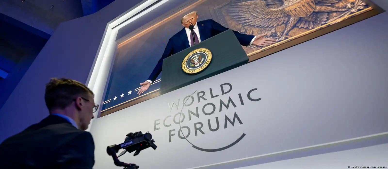 特朗普参加达沃斯年会吸引全球目光
