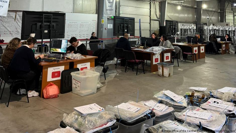 Dyshime për manipulim të votave brenda partive në Kosovë