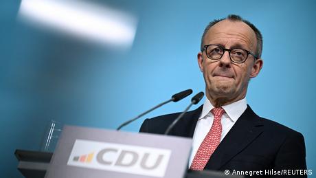 Im Streit um Grönland will Deutschlands Bundeskanzler Merz mit US-Präsident Trump sprechen (Archivbild)