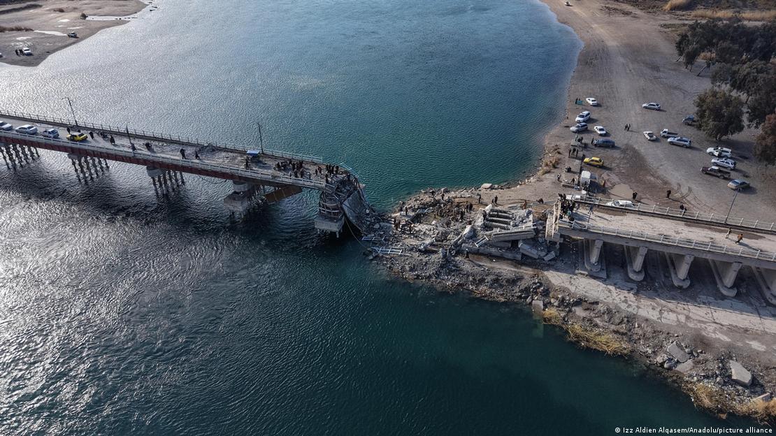 Son çatışmalarda Fırat Nehri üzerindeki köprünün büyük hasar görmesi, nehrin her iki yakasında yaşayan sivilleri insanî bir krizle karşı karşıya bıraktı