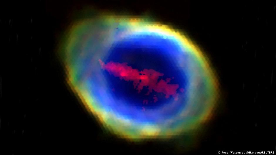 Astrónomos descubren nube de hierro inexplicable en nebulosa del Anillo