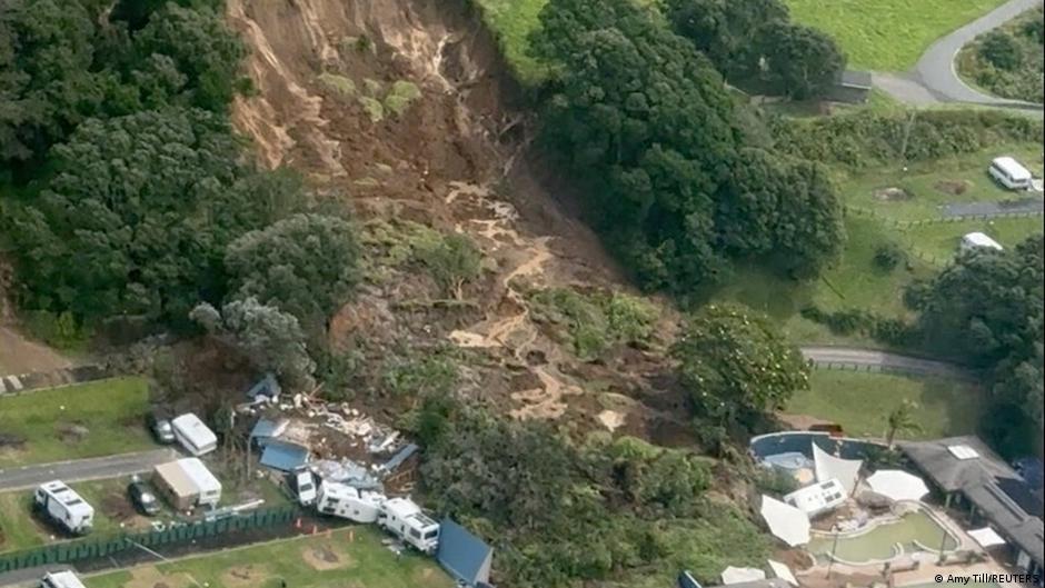 New Zealand: Campers missing after landslide
