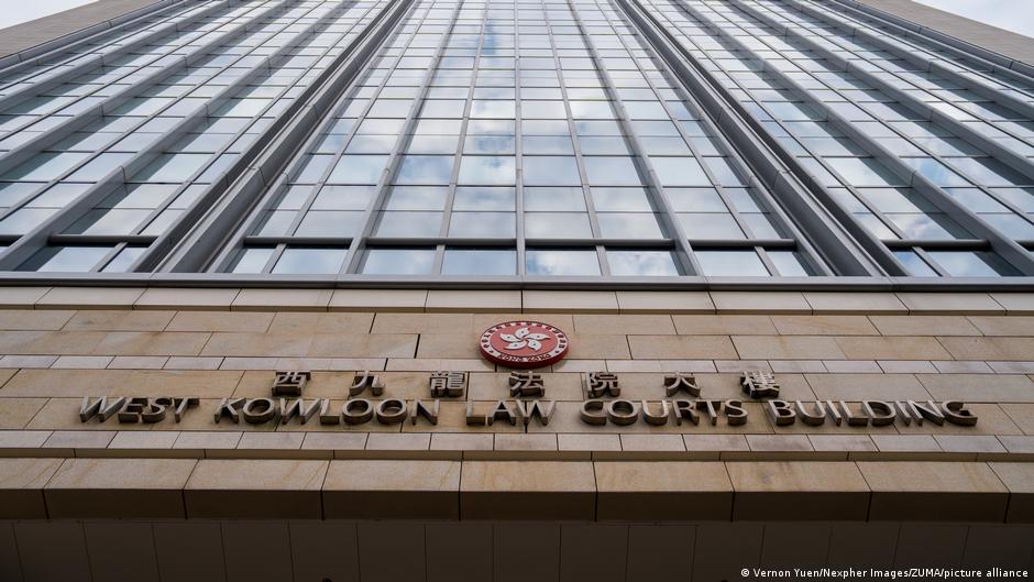 Confirman penas para activistas prodemocracia en Hong Kong