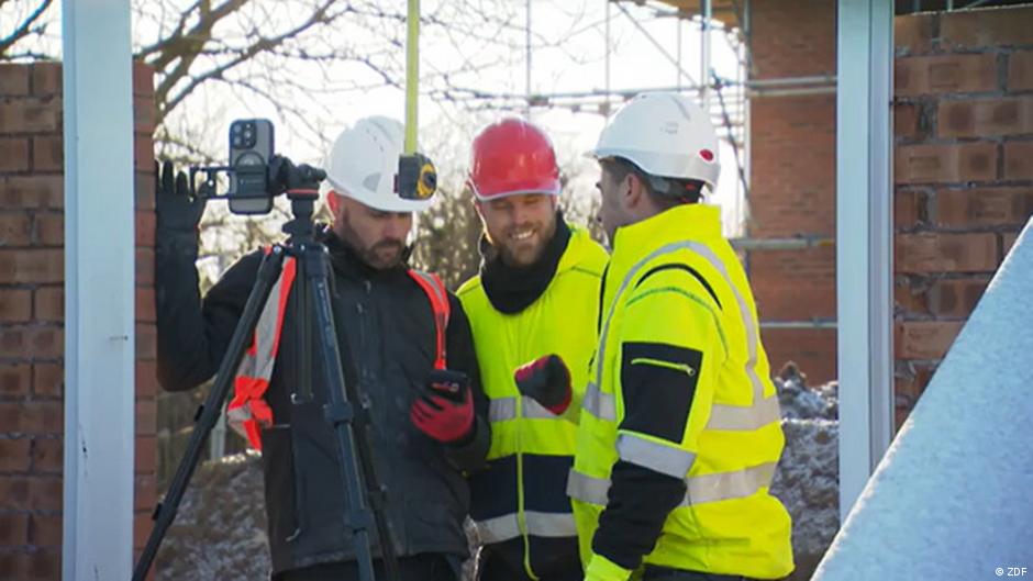Meet the British construction workers who are TikTok stars