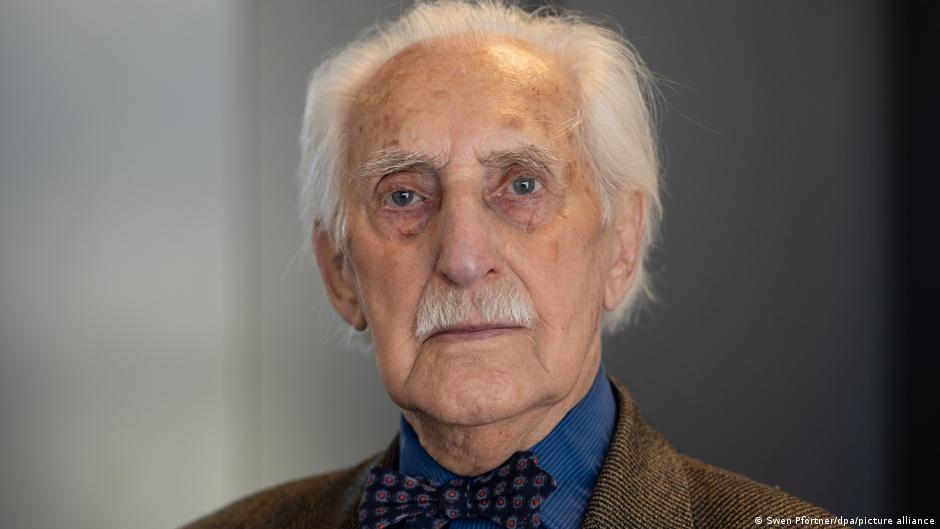 Holocaust survivor Leon Weintraub: "We were dehumanized"