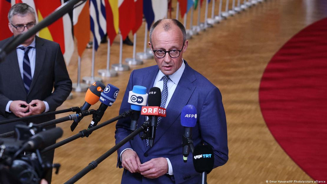 Friedrich Merz duke folur me shtypin para samitit
