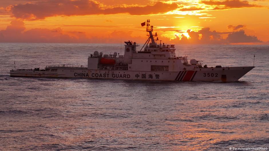 China helps save Filipino sailors near South China Sea shoal