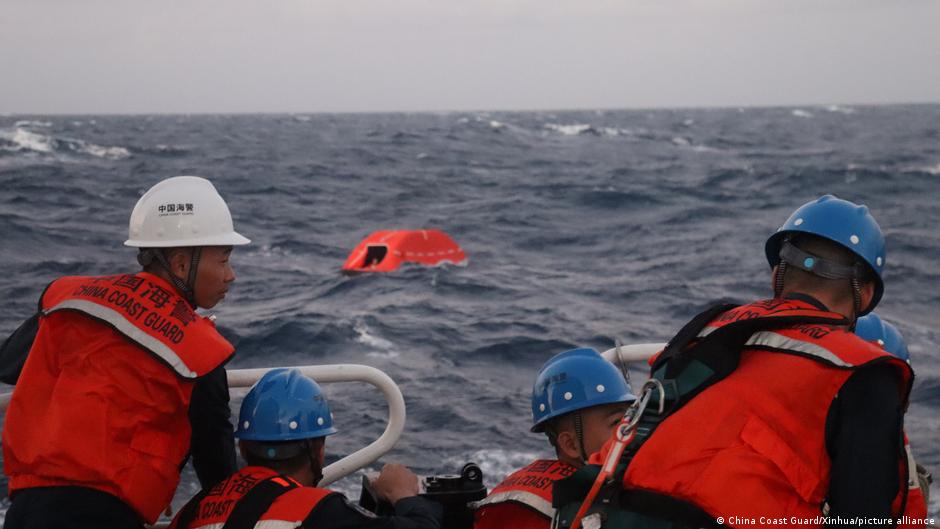 China helps save Filipino sailors near South China Sea shoal