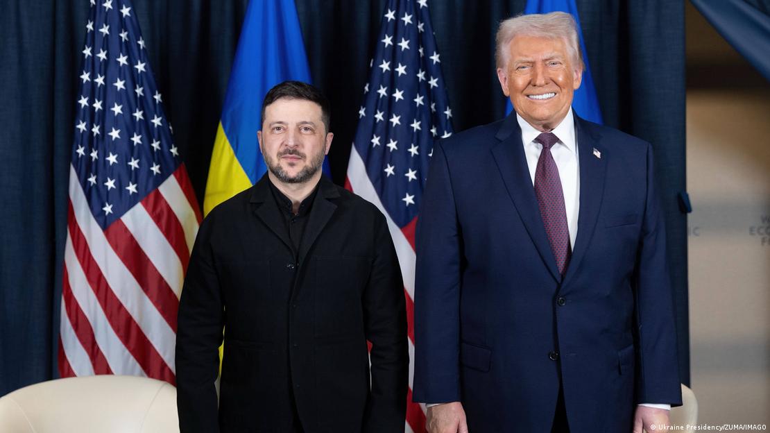Davos'ta görüşen Ukrayna Devlet Başkanı Volodimir Zelenskiy ile ABD Başkanı Donald Trump.