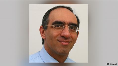 دکتر نائب هاشم، پزشک و فعال حقوق بشر