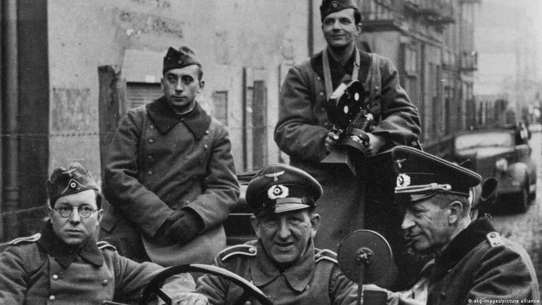 Polen Lozh 1941 | Grup filmimi i Wehrmacht-it duke xhiruar një film propagande në geto Polen Lozh 1941 | Grup filmimi i Wehrmacht-it duke xhiruar një film propagande në geto