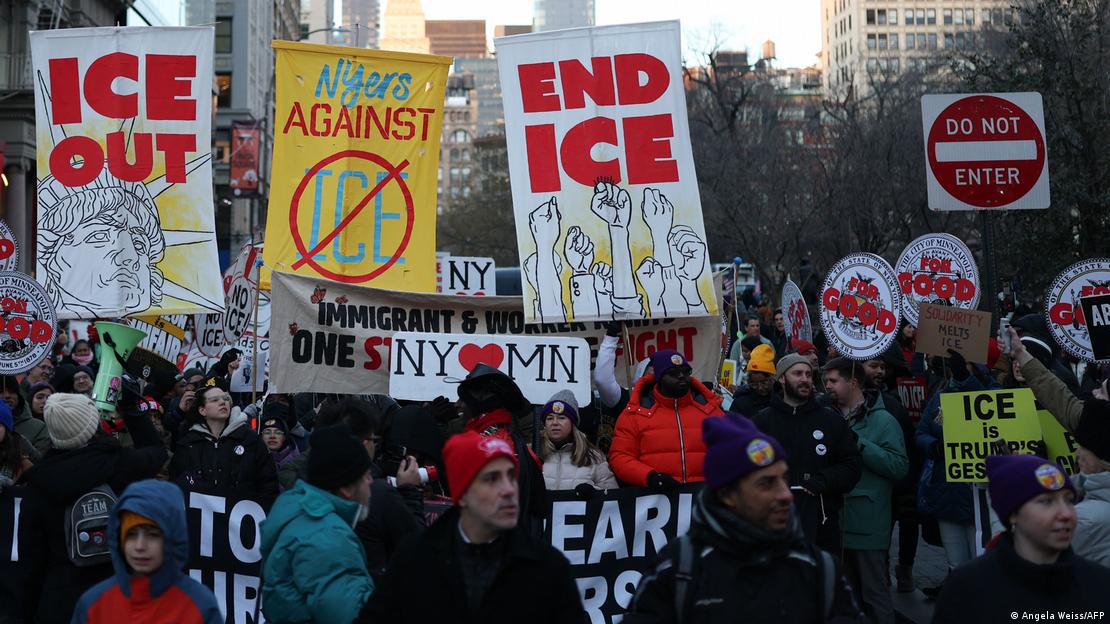 Protesta en Nueva York contra el actuar del ICE contra los migrantes. 