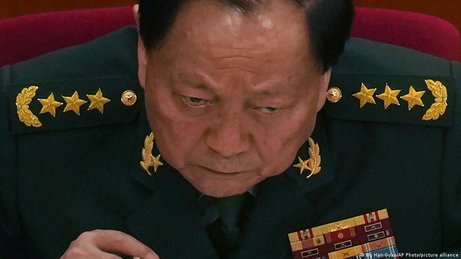 Milit-r-Chinas-KP-stellt-einen-der-h-chsten-Gener-le-kalt