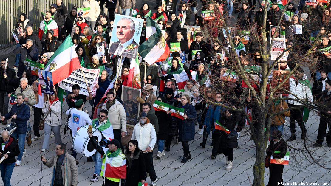 ایران میں مظاہرین ایران میں مظاہرین