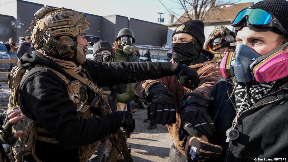 Clashes erupt in Minneapolis over fatal ICE shooting