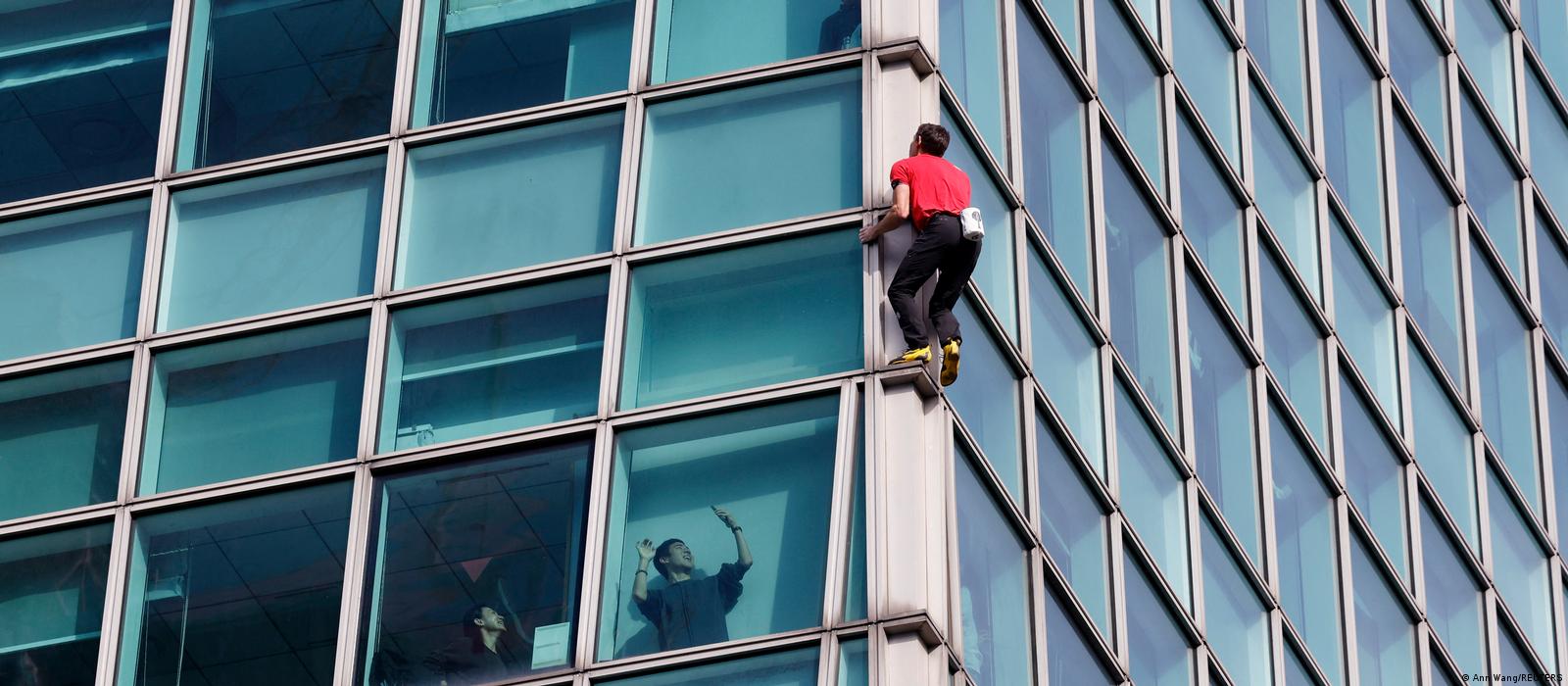 徒手成功攀登台北101:生死直播引爆争议