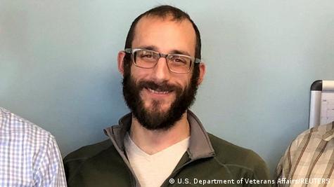 Minneapolis: ICE agents shoot dead nurse Alex Pretti